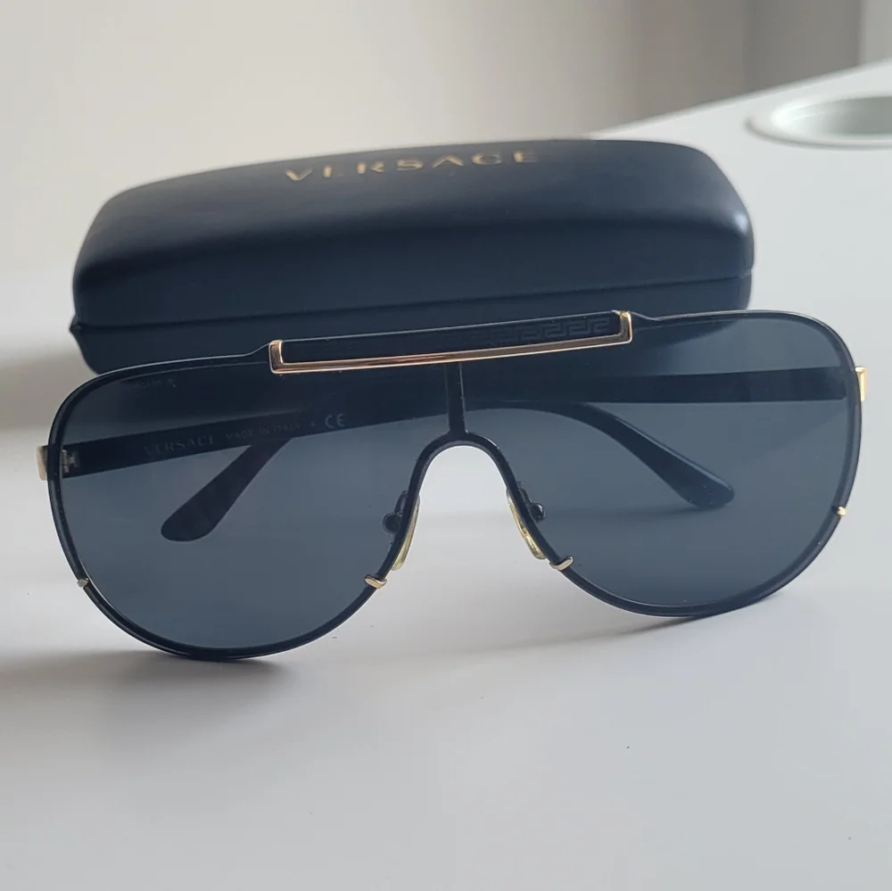 Versace Black and Gold Sunglasses VE2140 - Picture 6 of 15